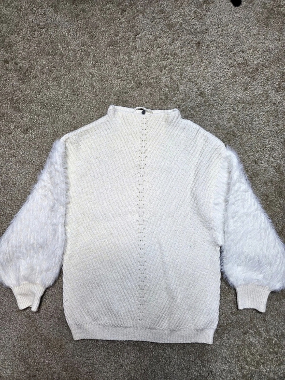 Anthropolgie Knitted & Knotted Ivory Fuzzy Balloon Sleeve Knit Sweater Size XS
